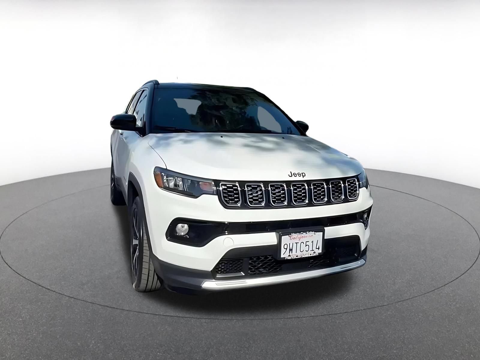 Used 2025 Jeep Compass Limited AWD/4WD image 3