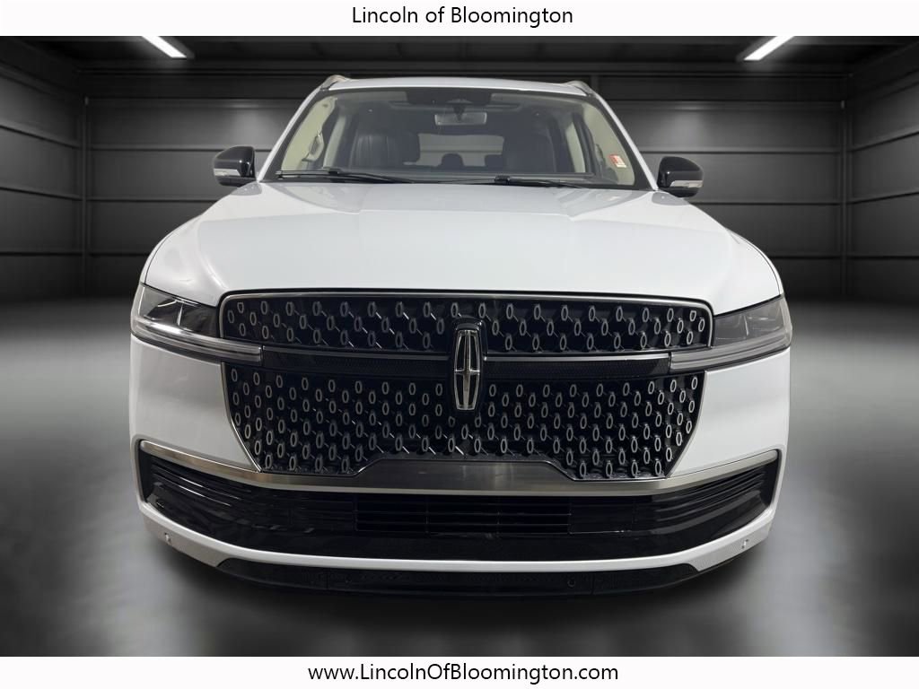 Used 2025 Lincoln Navigator L Reserve image 12