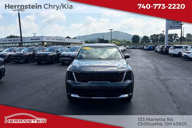 Used 2025 Kia Sorento S AWD/4WD image 2