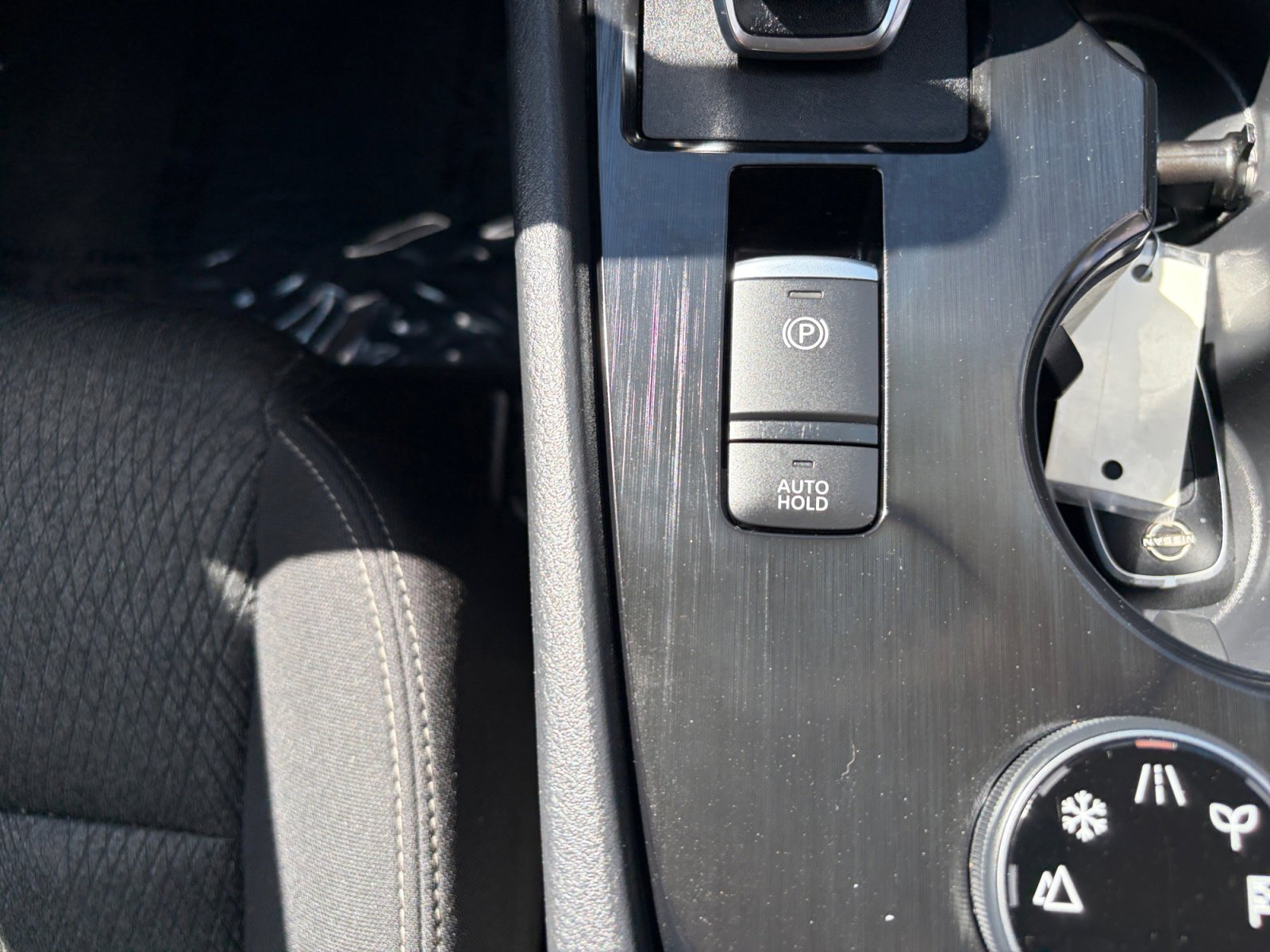 Used 2025 Nissan Rogue SV AWD/4WD image 22