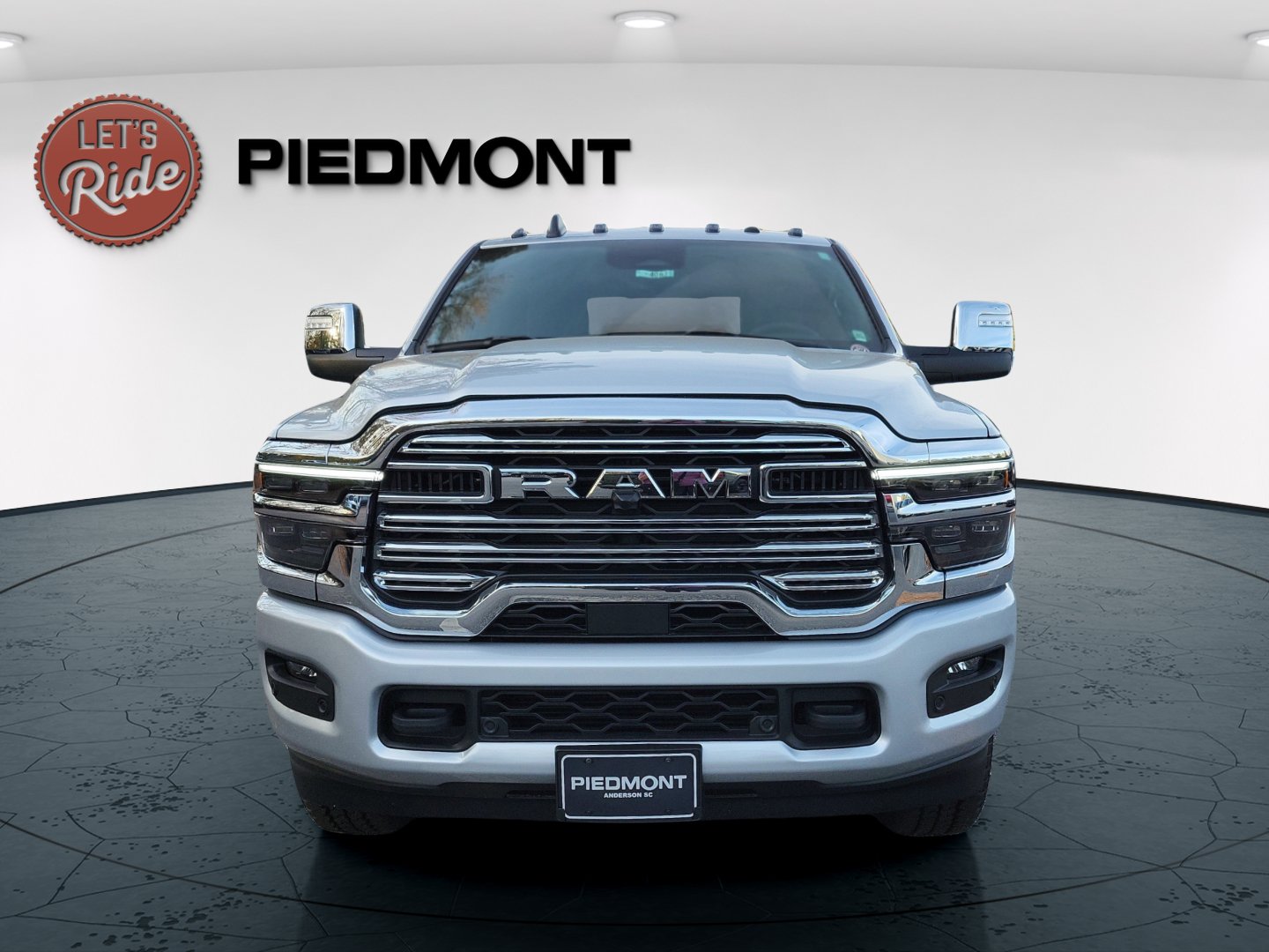 New 2026 RAM 2500 Laramie AWD/4WD image 3