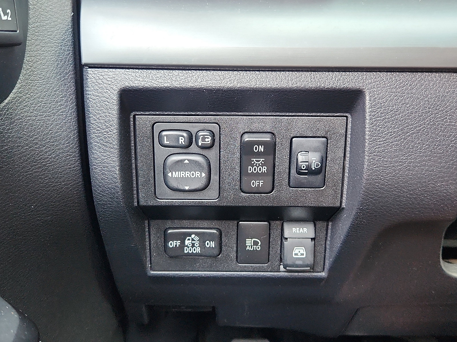 Used 2018 Toyota Tundra Platinum AWD/4WD image 29