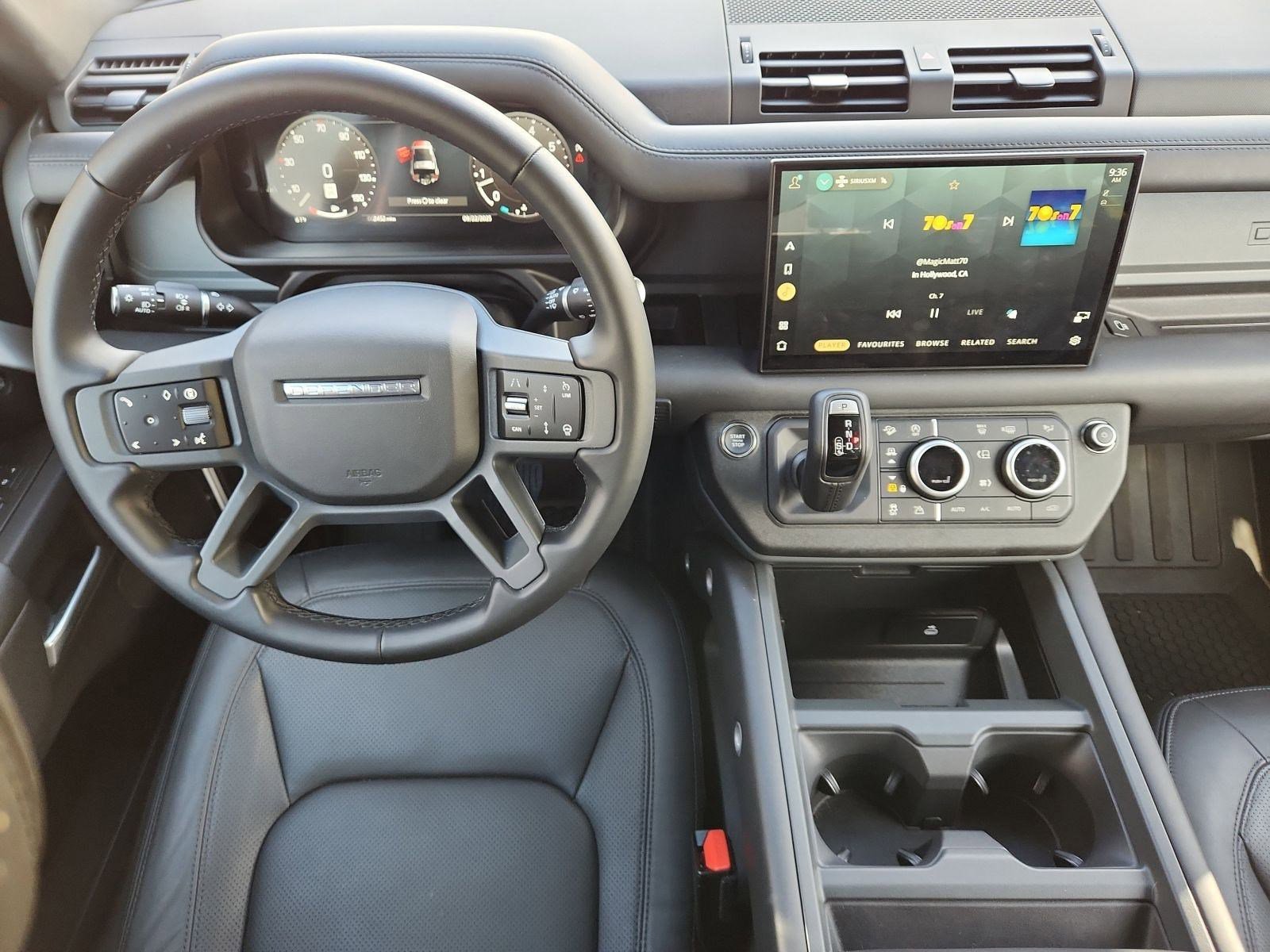 Used 2025 Land Rover Defender 90 S image 13