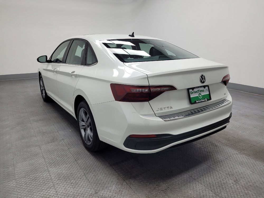 Used 2024 Volkswagen Jetta SE w/ Panoramic Sunroof Package image 5