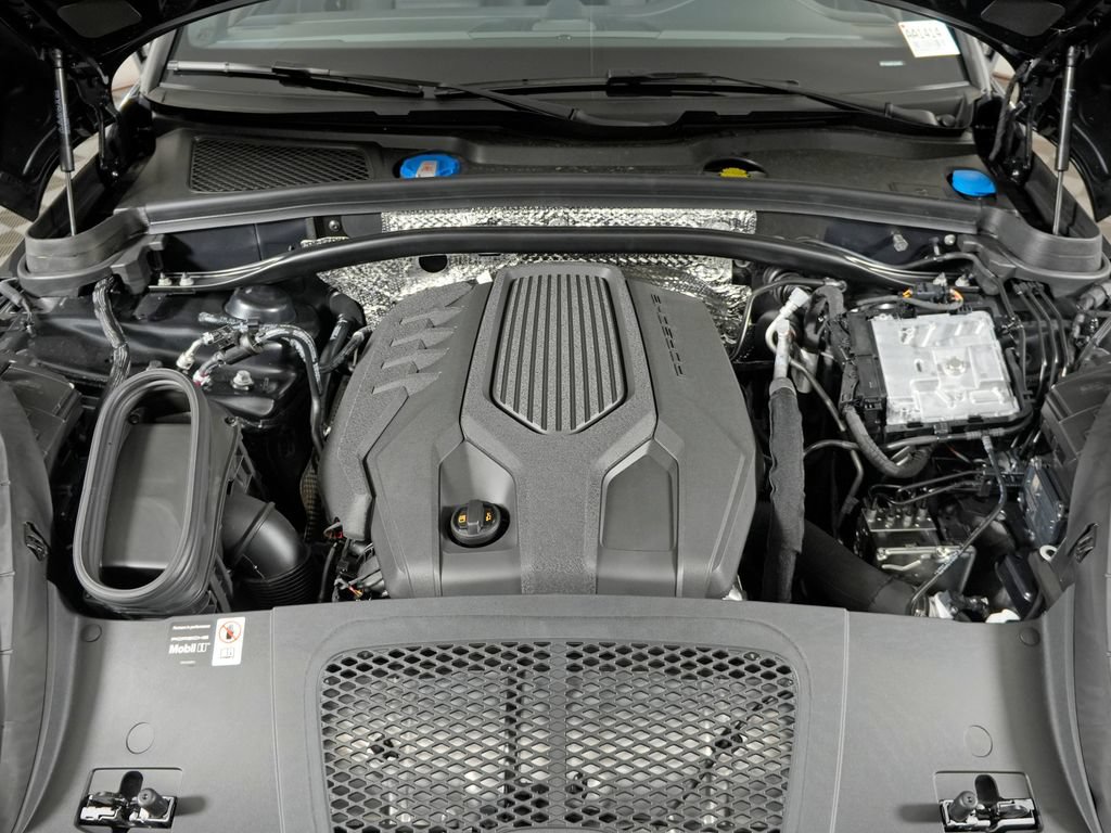 New 2026 Porsche Macan AWD/4WD image 40