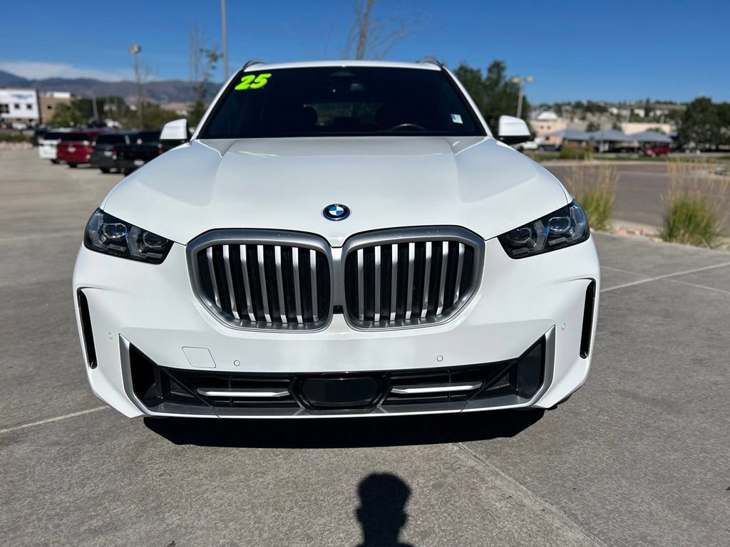Used 2025 BMW X5 xDrive50e AWD/4WD image 2
