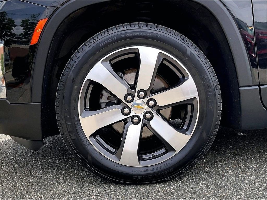 Used 2023 Chevrolet Traverse LT w/ LT Premium Package AWD/4WD image 7