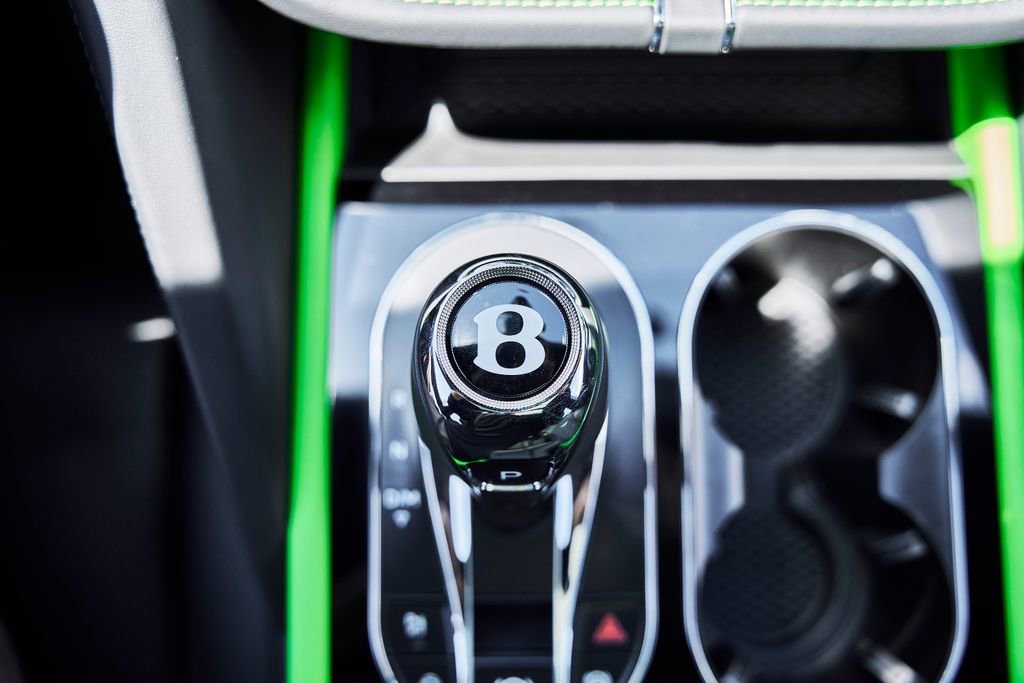Used 2025 Bentley Bentayga AWD/4WD image 75