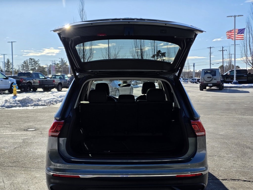 Used 2024 Volkswagen Tiguan SE image 9