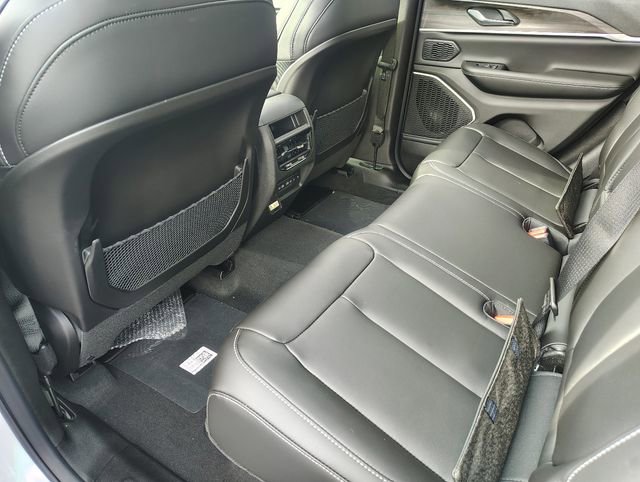 New 2026 Jeep Grand Cherokee Limited image 32