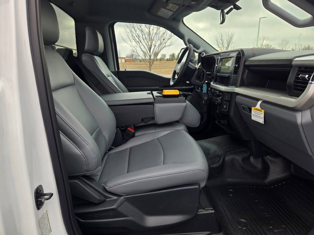 New 2025 Ford F350 XL w/ XL Chrome Package image 5