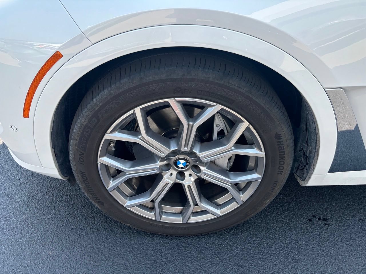 Used 2024 BMW X7 xDrive40i AWD/4WD image 9