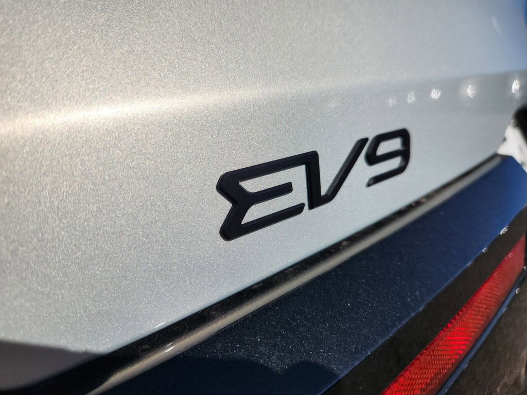 New 2026 Kia EV9 Land image 13
