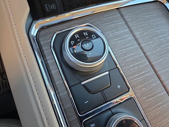 Used 2022 Ford Expedition Limited image 16