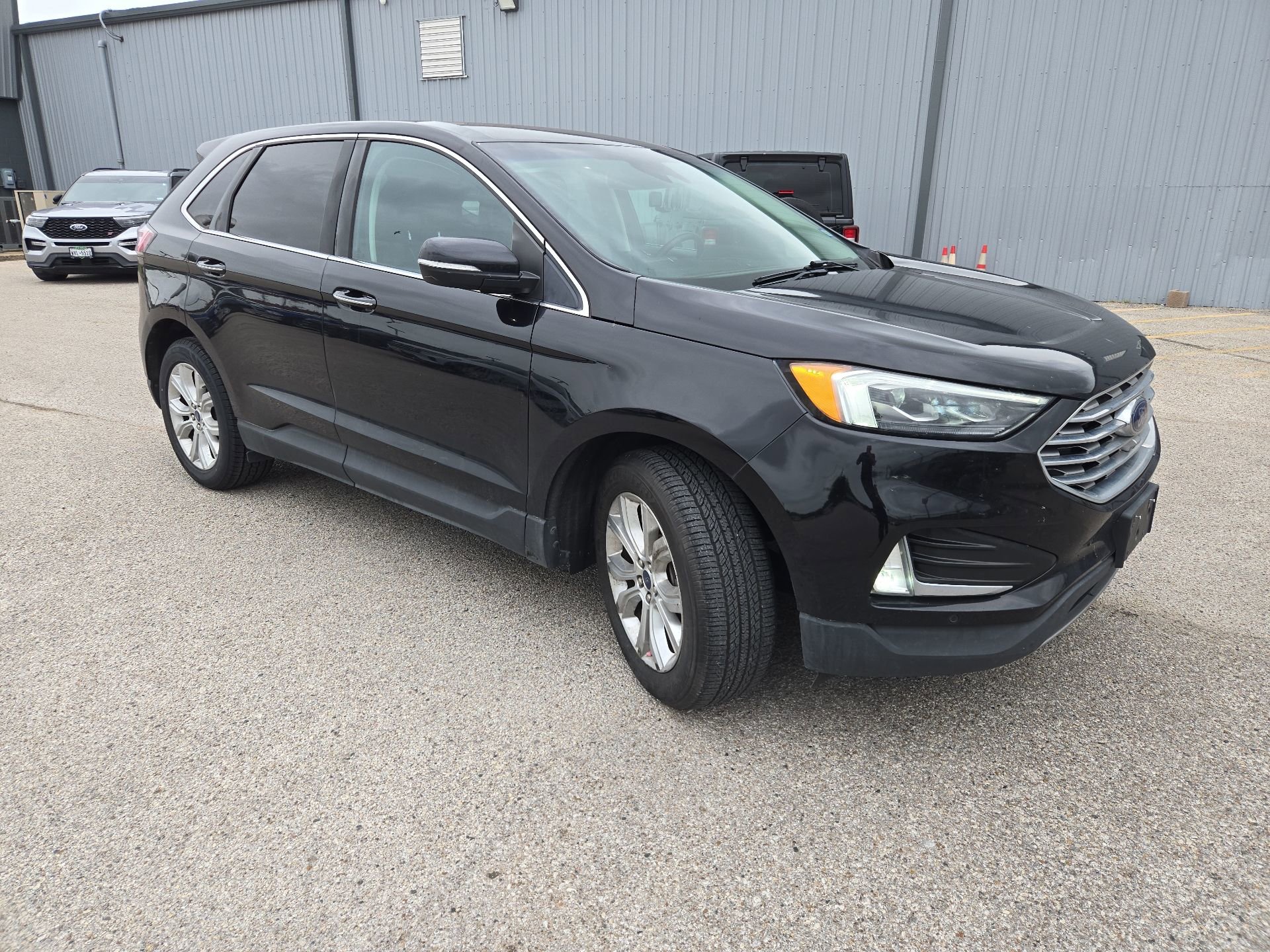 Used 2022 Ford Edge Titanium w/ Equipment Group 301A AWD/4WD image 9