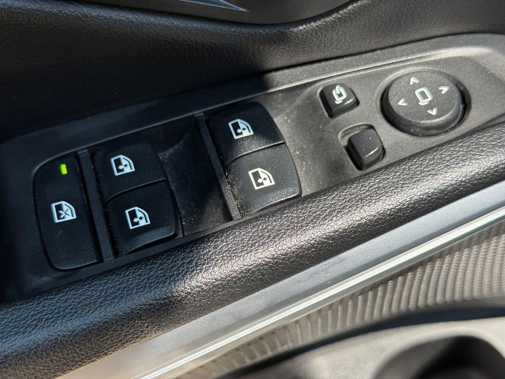 Used 2024 BMW 330i Sedan image 19