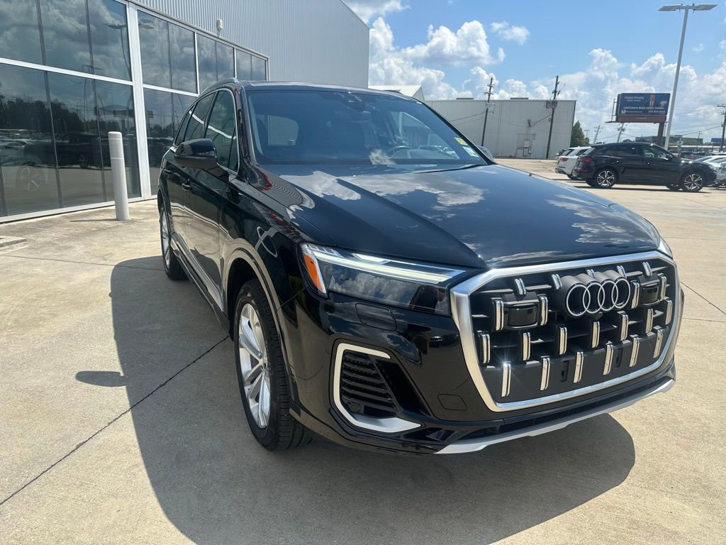 Used 2025 Audi Q7 3.0T Premium w/ Convenience Package image 3