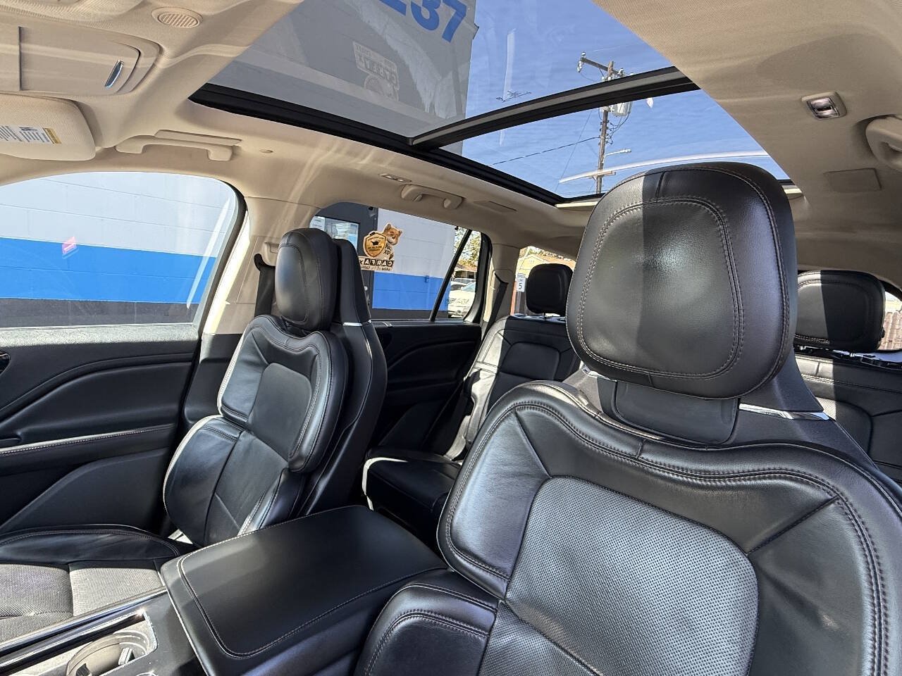 Used 2020 Lincoln Aviator Reserve w/ Equipment Group 202A AWD/4WD image 8
