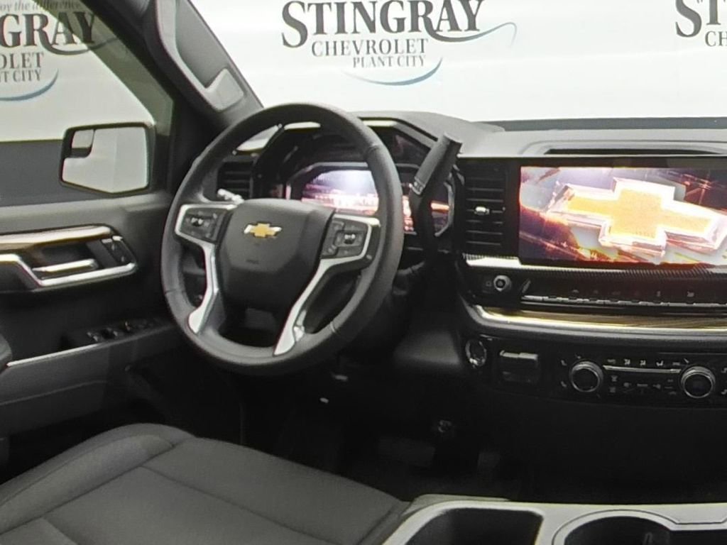 Used 2025 Chevrolet Silverado 1500 LT RWD image 16