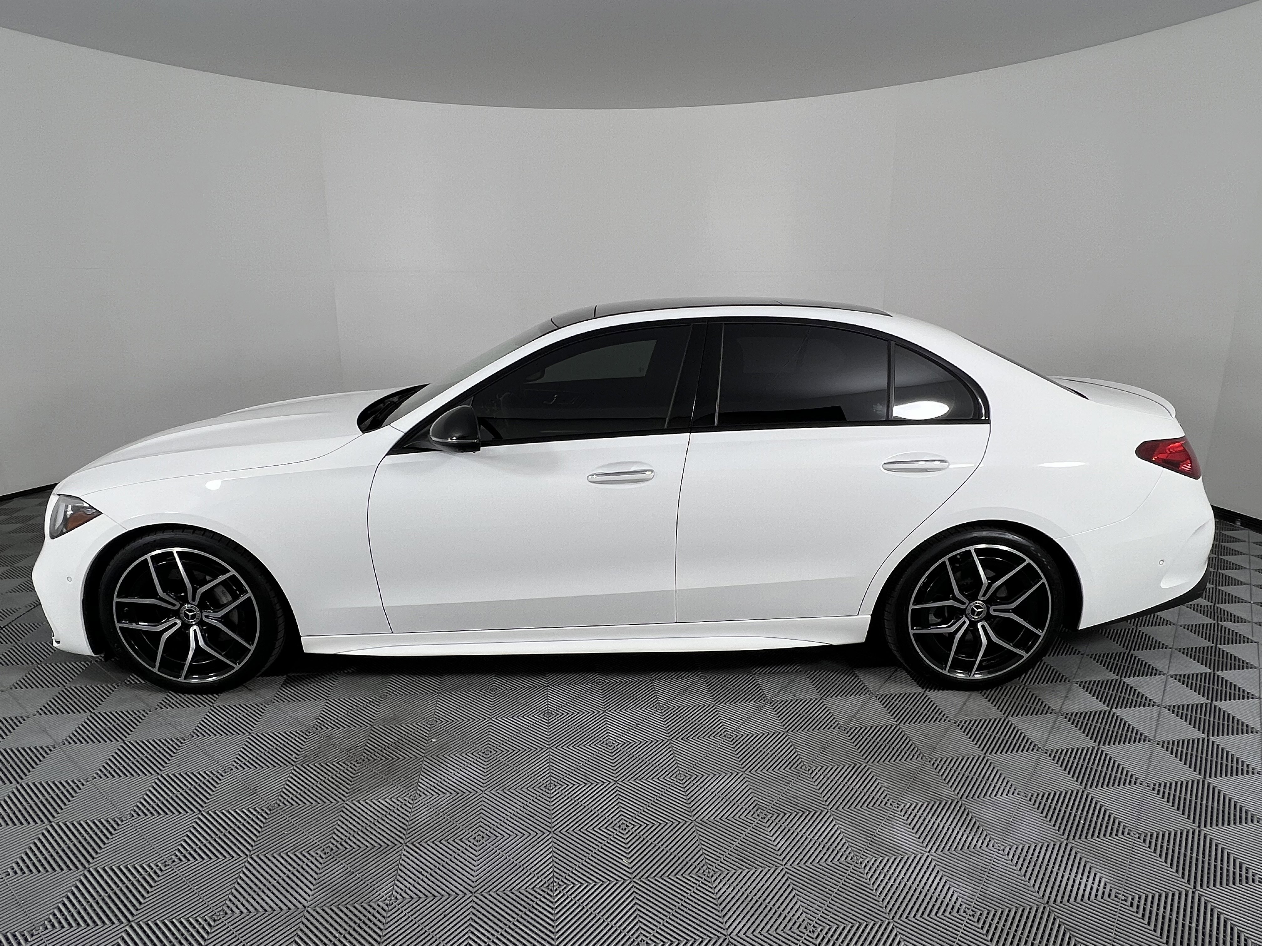 Certified 2022 Mercedes-Benz C 300 4MATIC Sedan image 9