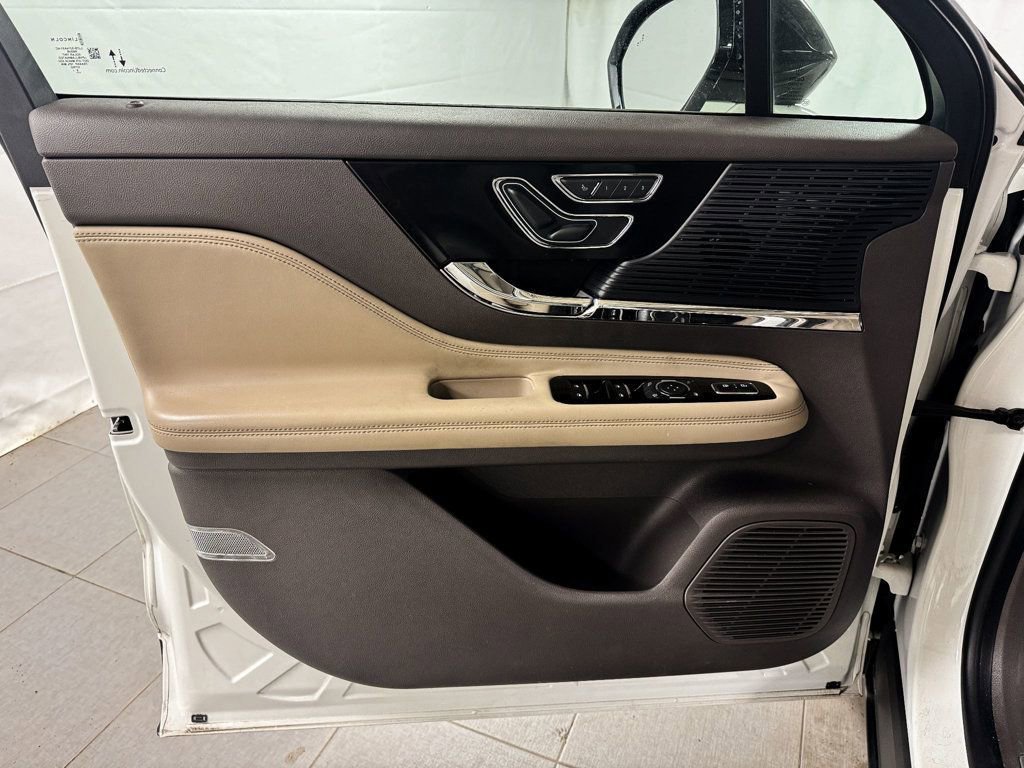 Used 2020 Lincoln Corsair FWD image 12