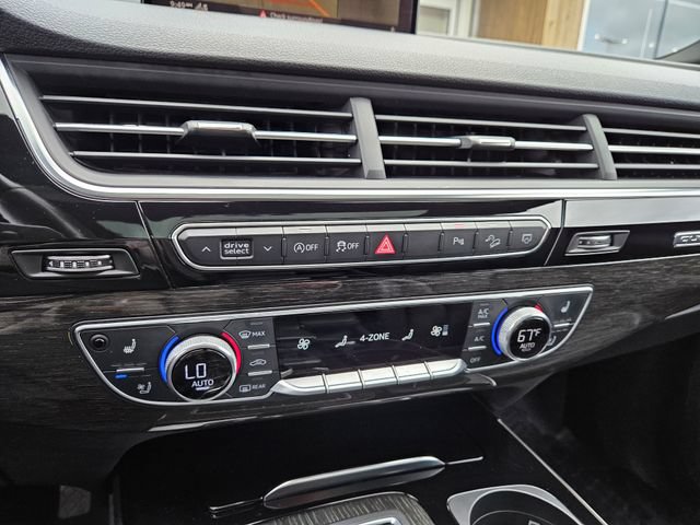 Used 2018 Audi Q7 3.0T Prestige w/ Prestige Package AWD/4WD image 26