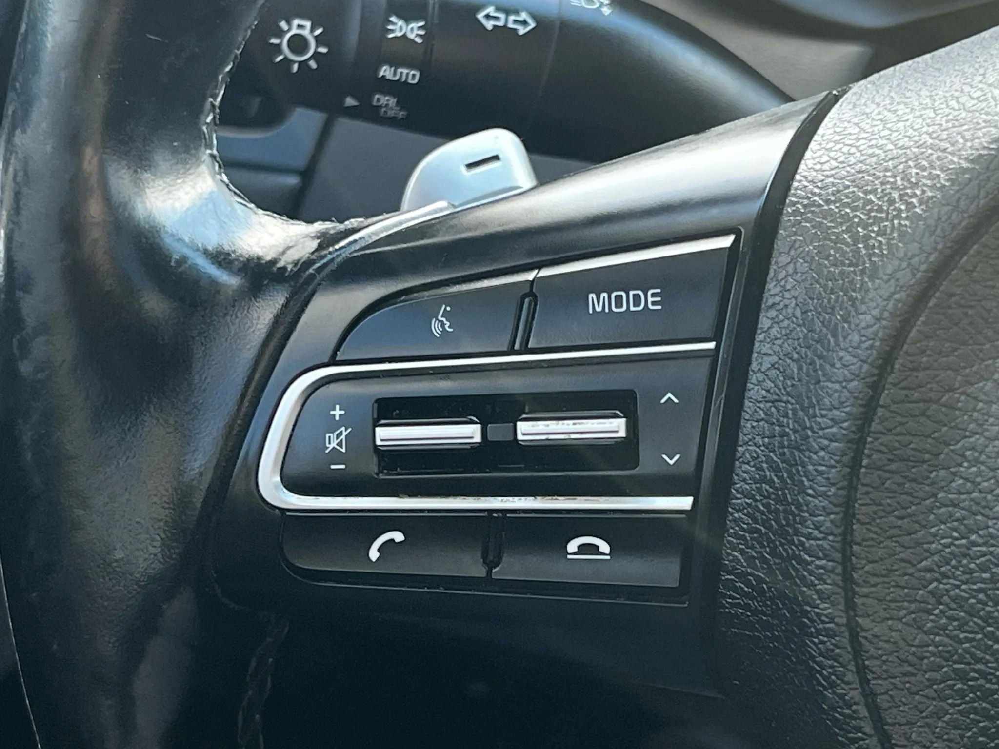 Used 2018 Kia Stinger Premium image 16