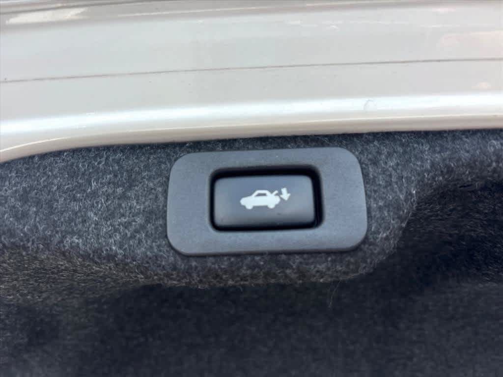 Used 2016 Lexus ES 350 w/ Luxury Package w/Wood Trim FWD image 30