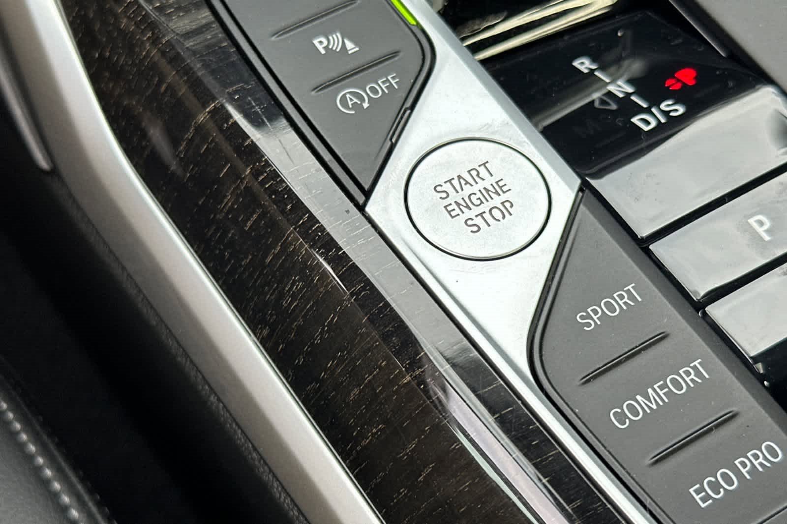 Used 2024 BMW 330i Sedan w/ Convenience Package image 23