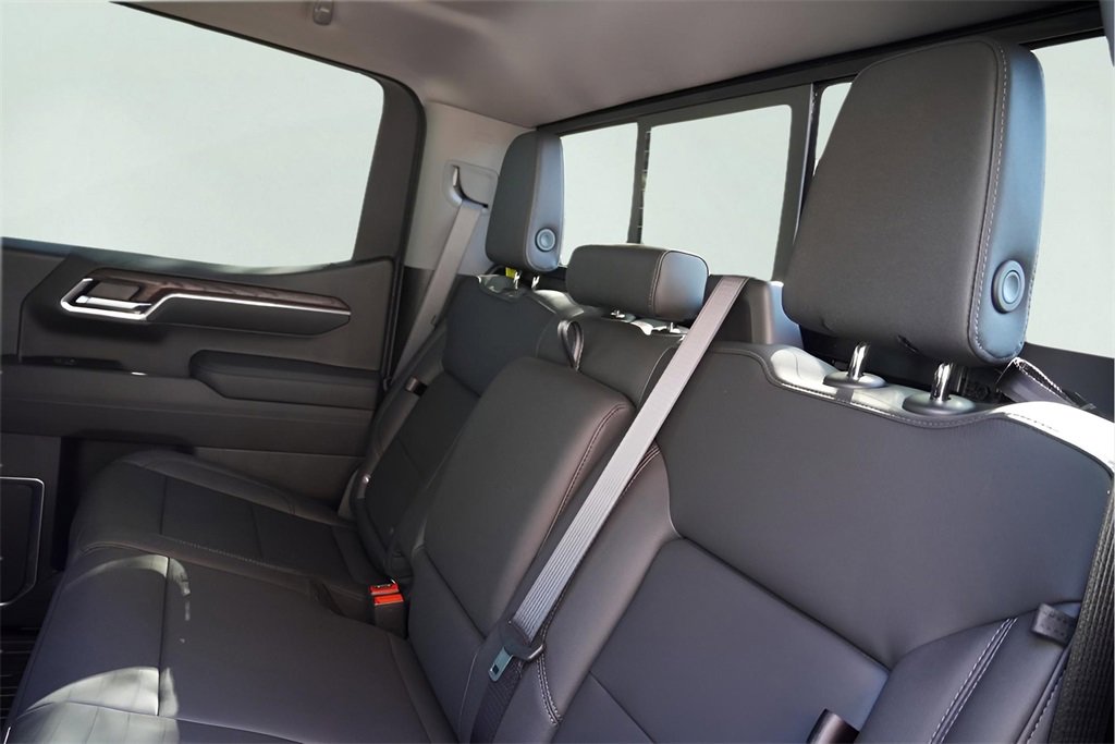 New 2026 GMC Sierra 1500 SLT image 23