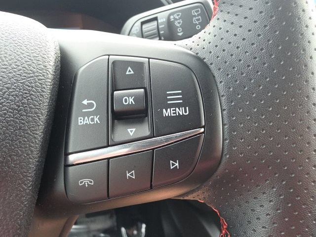 Used 2025 Ford Escape ST-Line Select AWD/4WD image 16