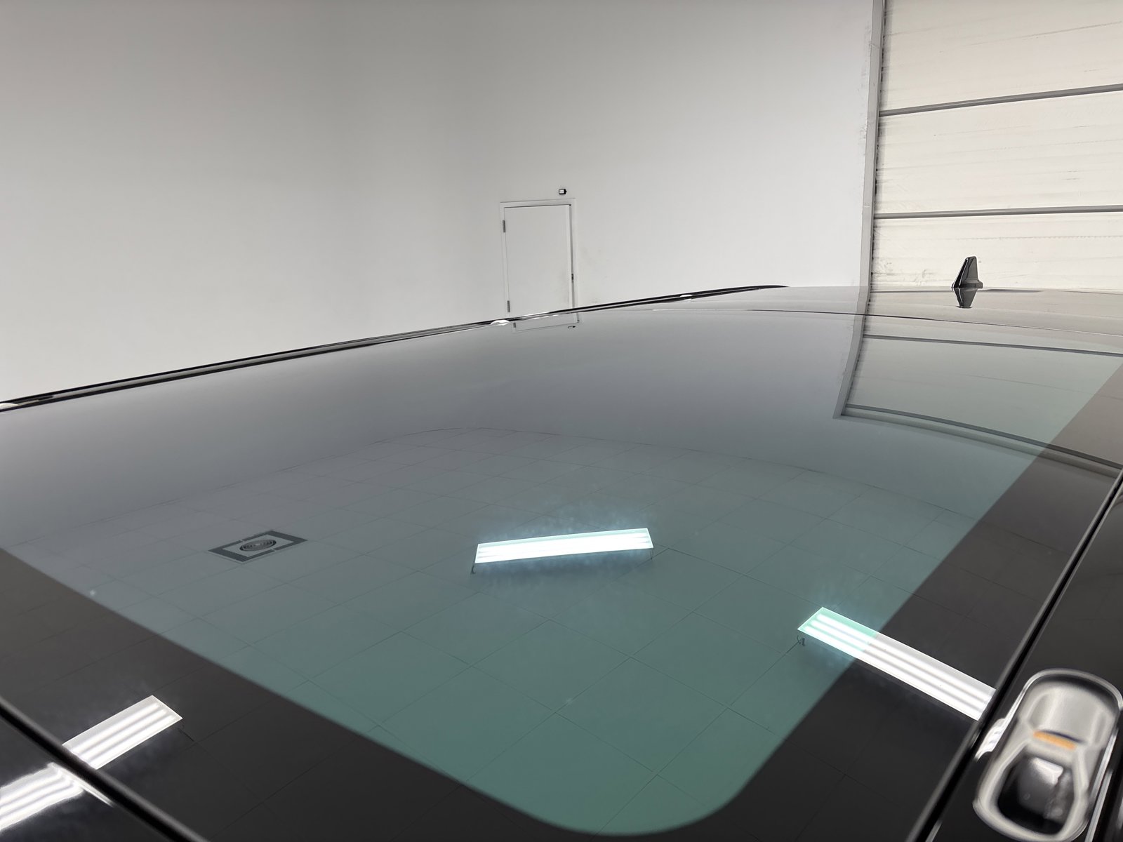 Used 2025 Rivian R1S Adventure AWD/4WD image 13