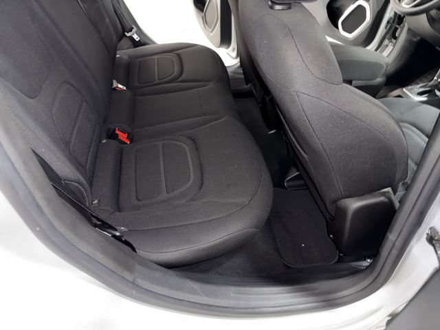 Used 2021 Jeep Renegade Latitude FWD image 17