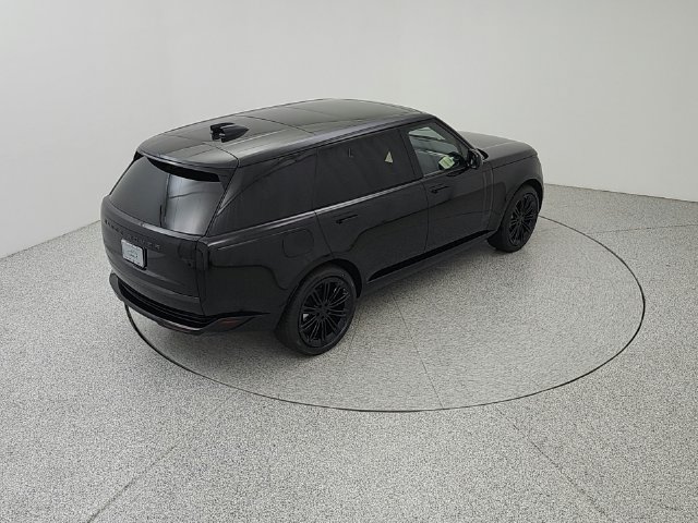 New 2026 Land Rover Range Rover Long Wheelbase SE AWD/4WD image 17