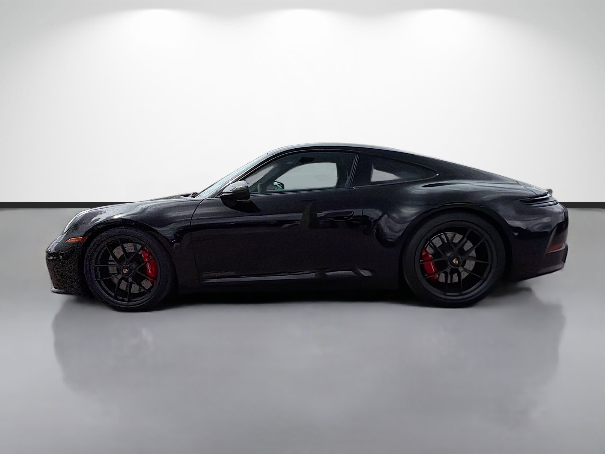 Used 2025 Porsche 911 Carrera GTS image 2