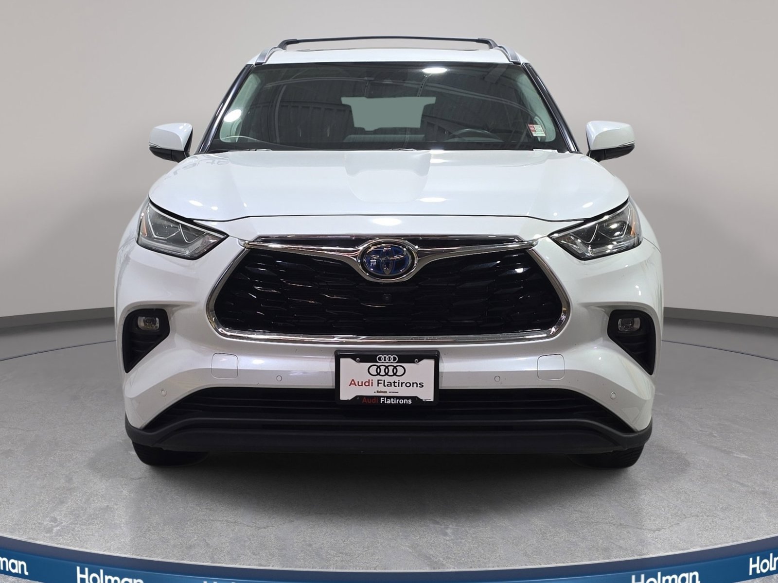 Used 2022 Toyota Highlander Limited w/ Protection Package #3 (TMS) AWD/4WD image 3