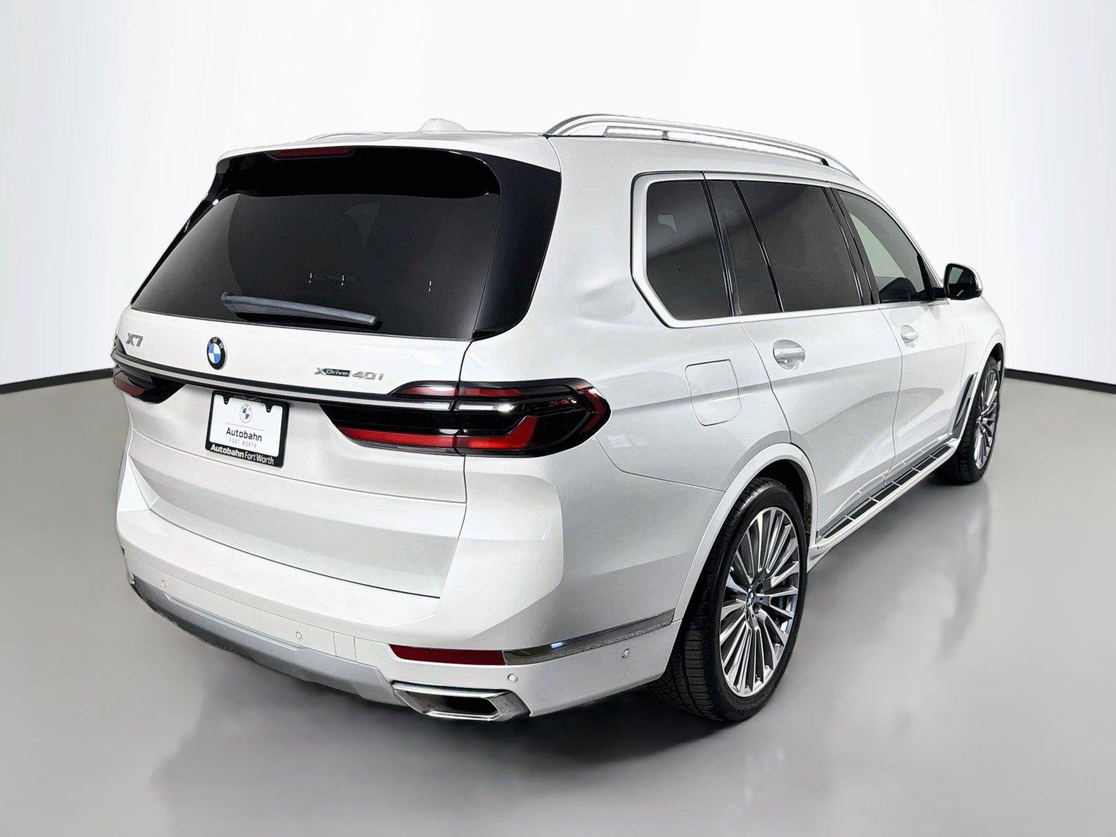 Used 2024 BMW X7 xDrive40i w/ Premium Package AWD/4WD image 5