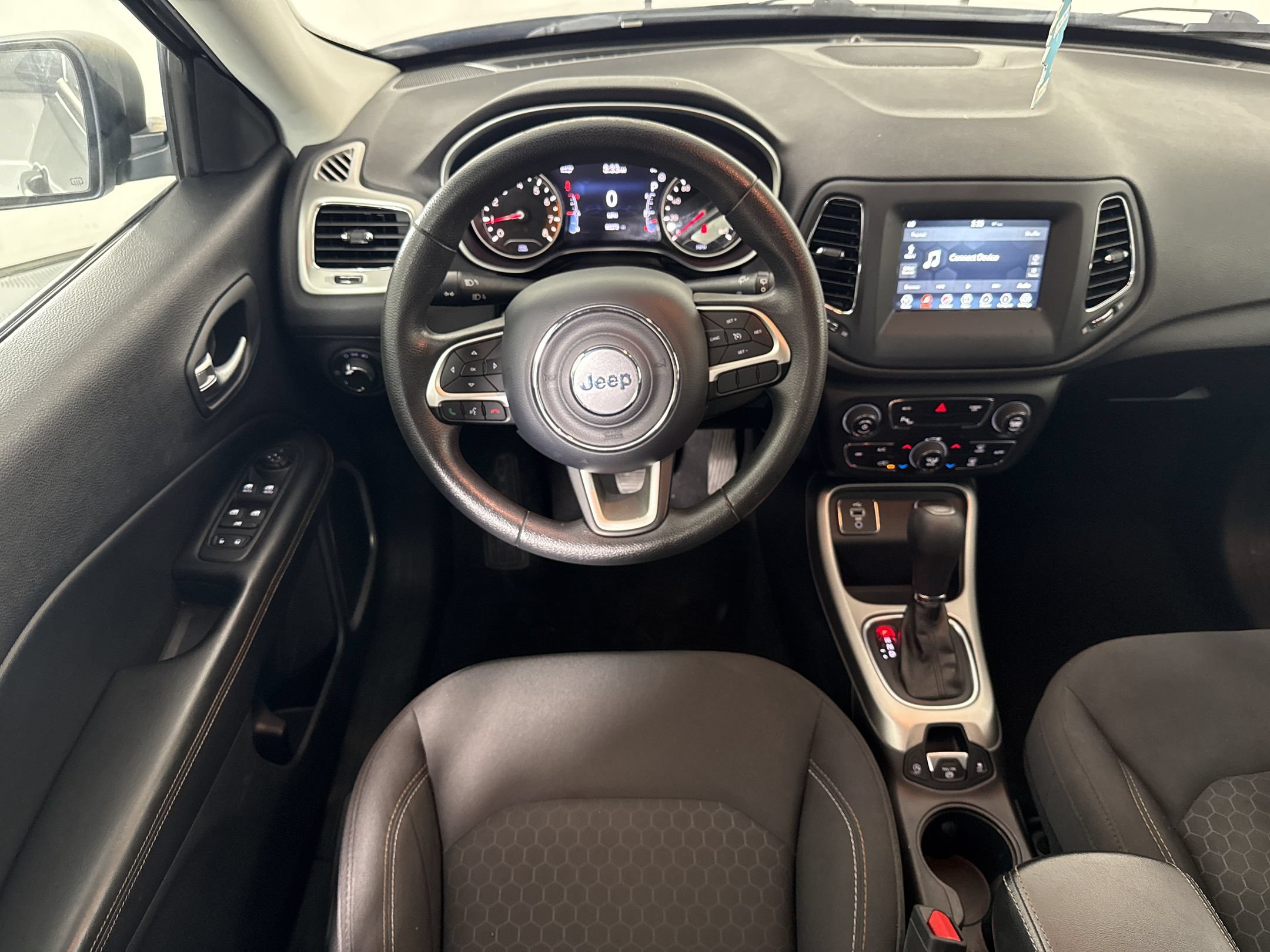 Used 2018 Jeep Compass Sport w/ Tech Group FWD image 23