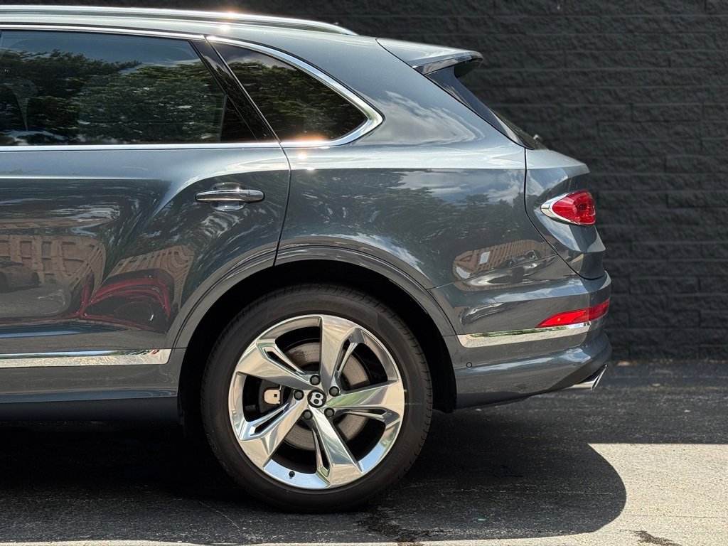 New 2025 Bentley Bentayga image 14