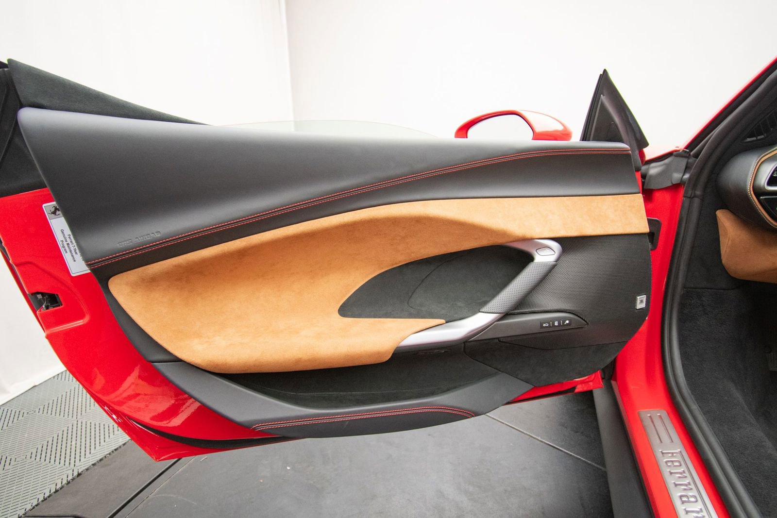 Used 2025 Ferrari 296 GTS RWD image 49