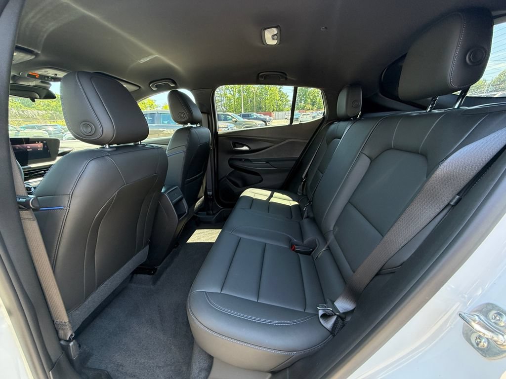 Used 2024 Buick Envista Sport Touring w/ Convenience I Package FWD image 22