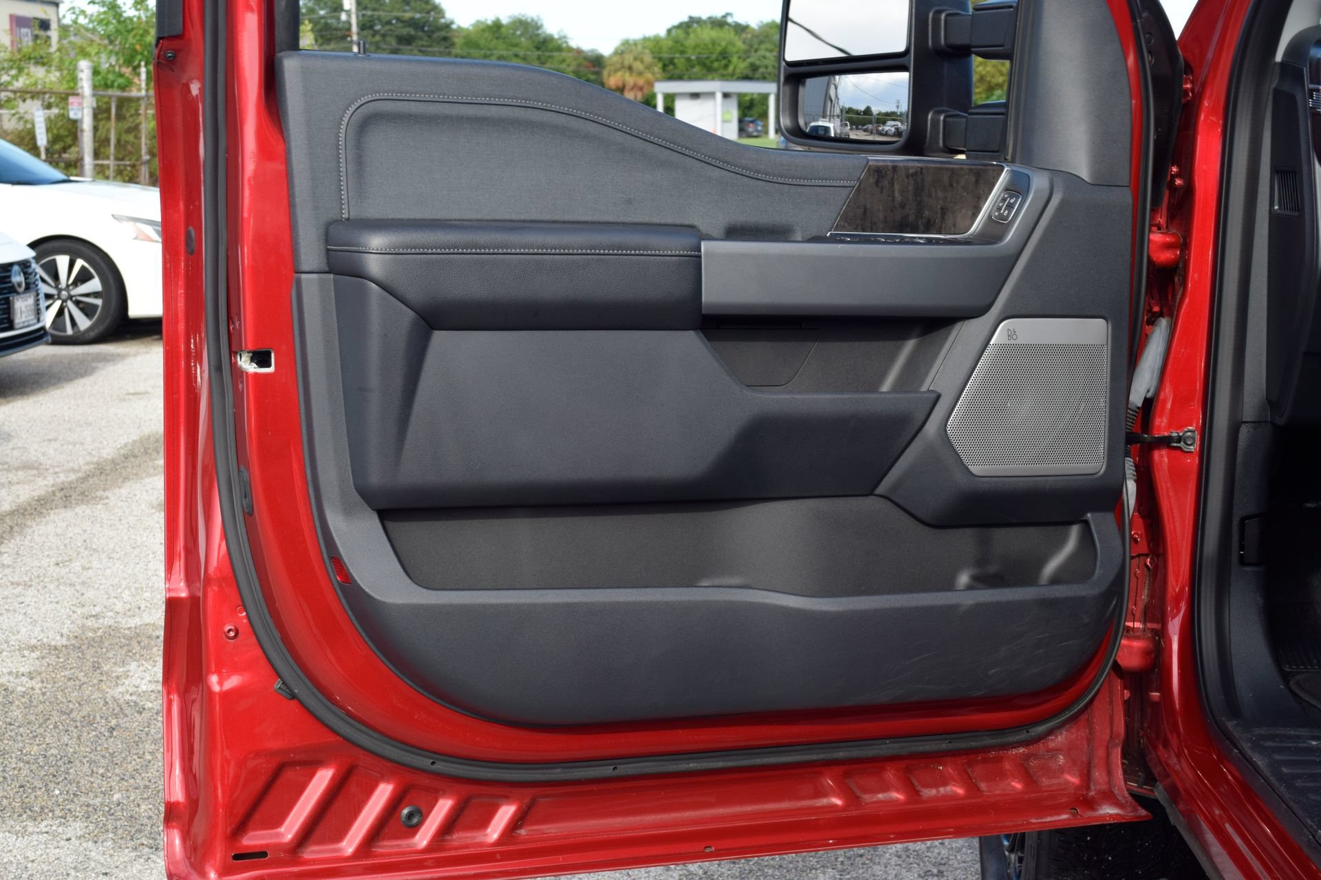 Used 2024 Ford F250 Lariat w/ Black Appearance Package AWD/4WD image 17