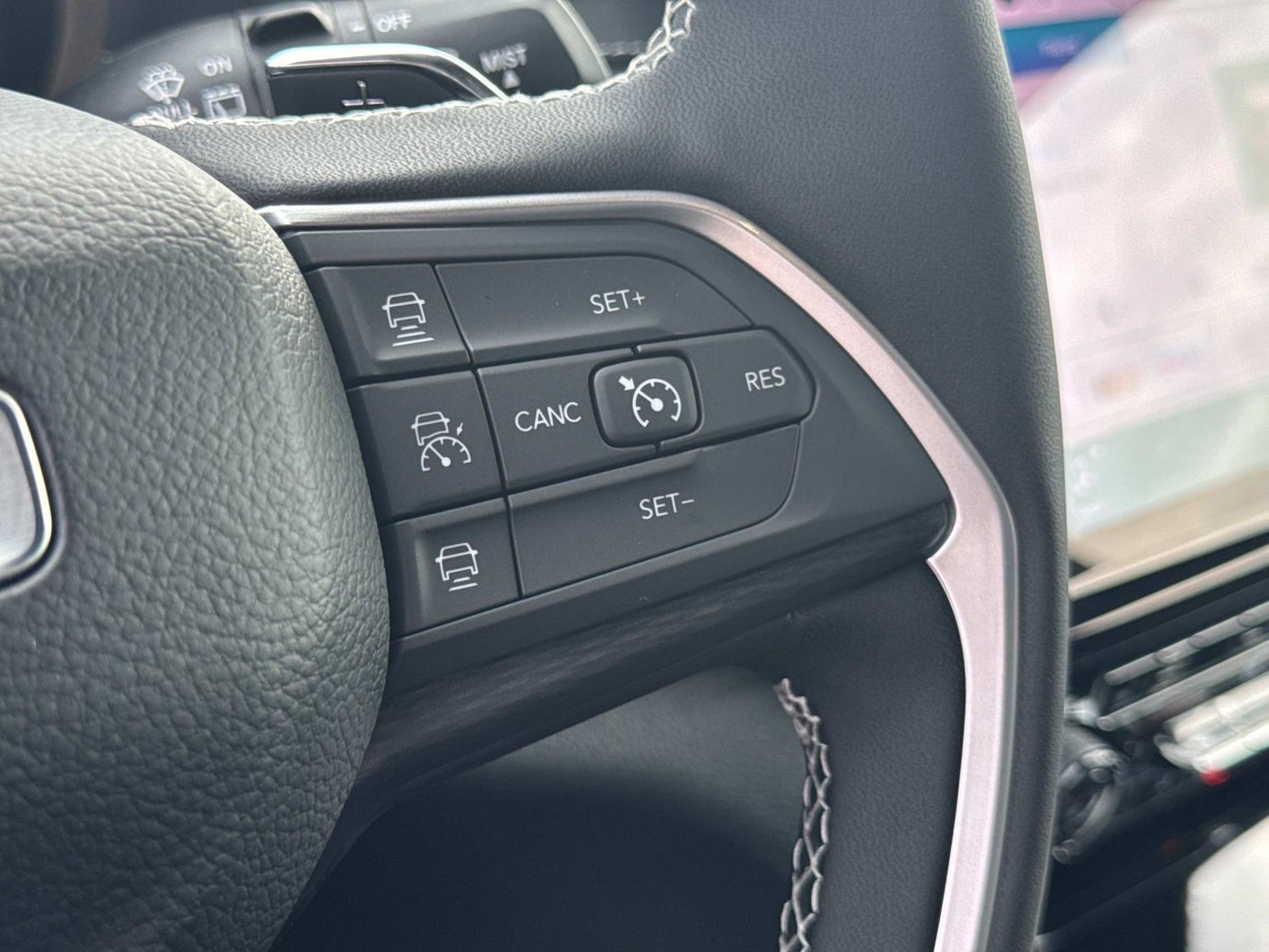 New 2027 Jeep Grand Cherokee Laredo X AWD/4WD image 32