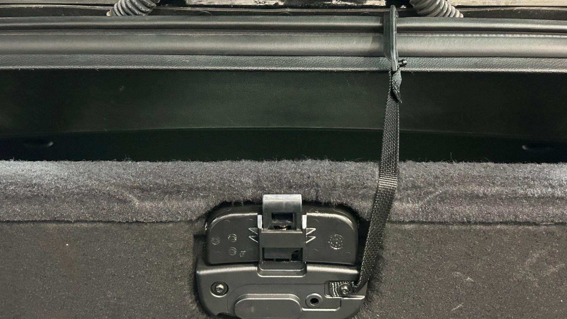 Used 2019 Jeep Grand Cherokee Trailhawk AWD/4WD image 30