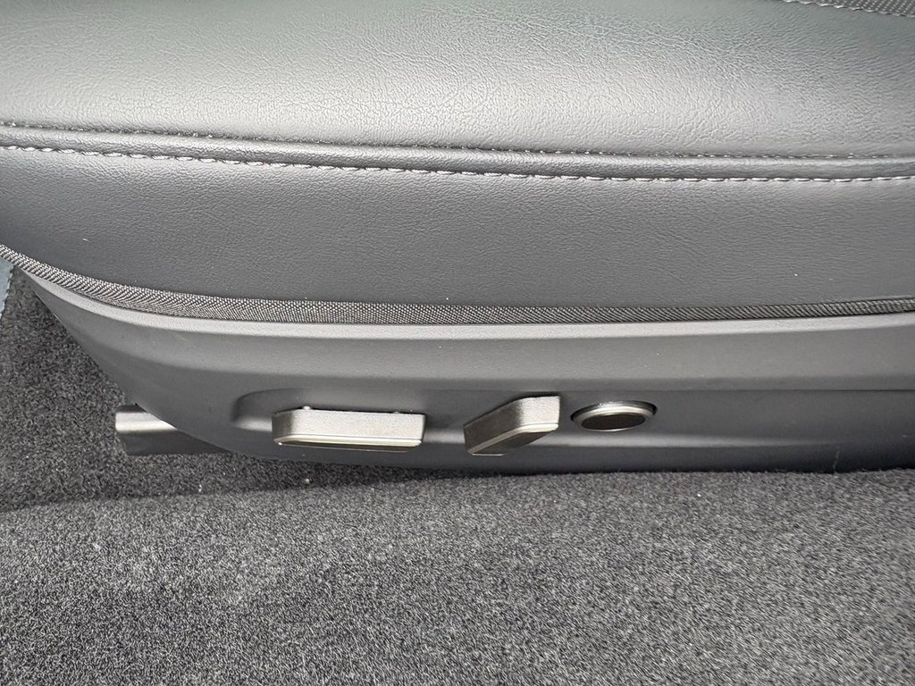 Used 2025 Tesla Model 3 Long Range image 26