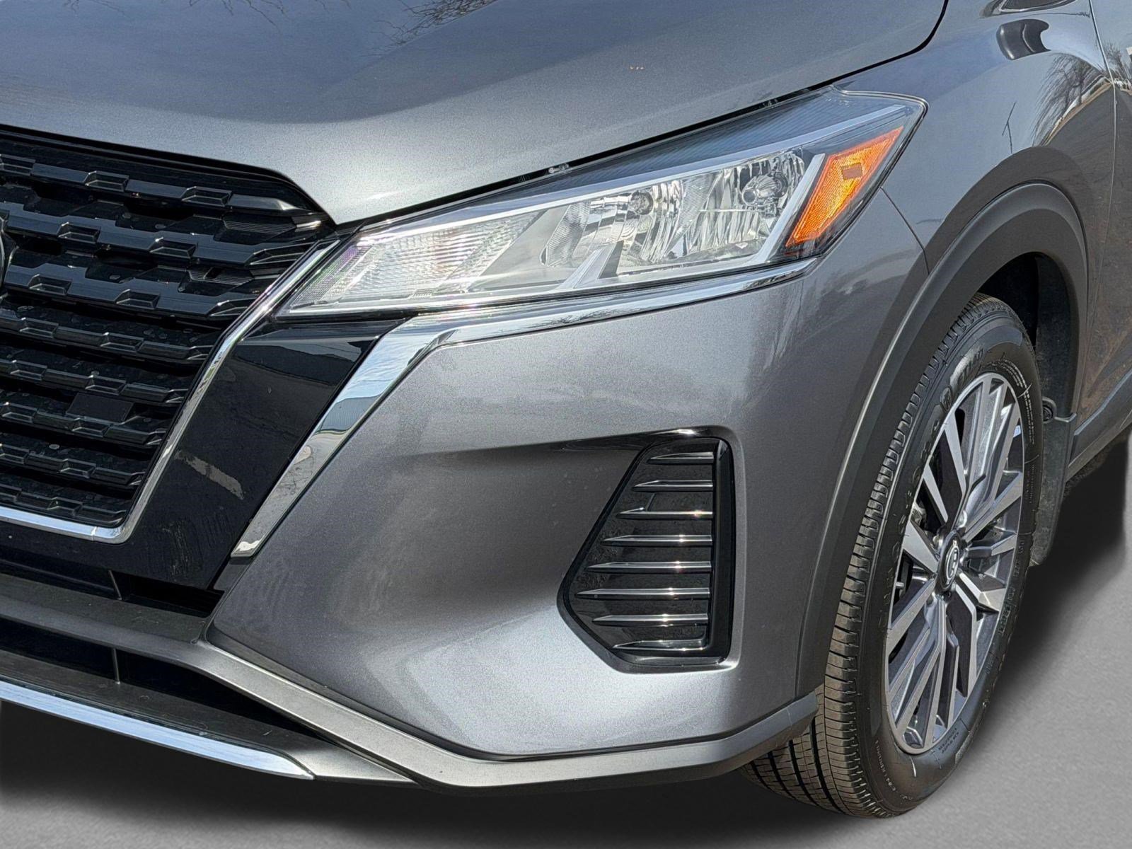 Used 2022 Nissan Kicks SV image 10