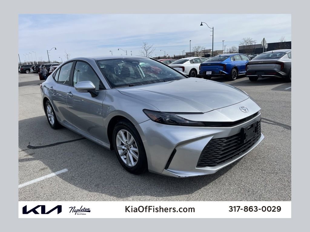Used 2025 Toyota Camry LE image 1