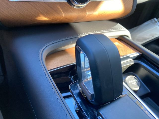 New 2025 Volvo XC90 T8 Core w/ Climate Package image 32