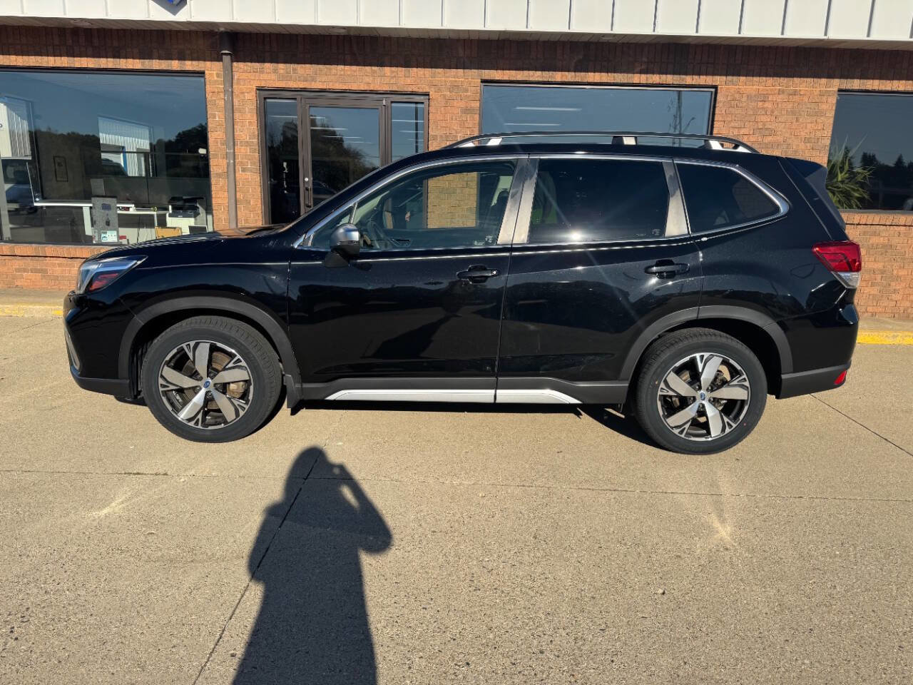 Used 2020 Subaru Forester Touring image 3