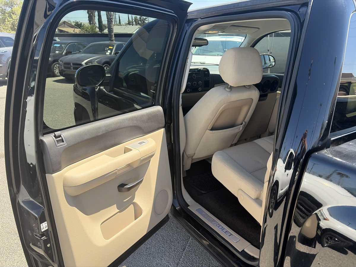 Used 2009 Chevrolet Silverado 1500 LT w/ Regional Value Package RWD image 14